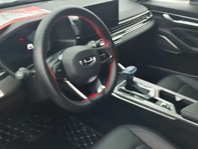 Geely Emgrand — Фото автомобиля 3