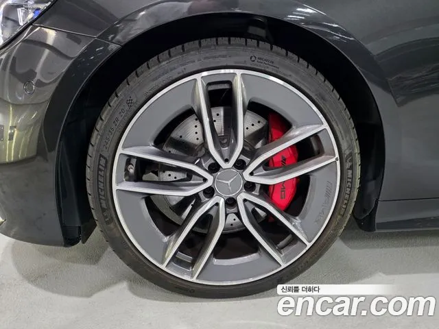 Mercedes-Benz E-Class — Фото автомобиля 5
