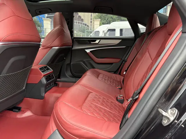 Audi A7L — Фото автомобиля 5