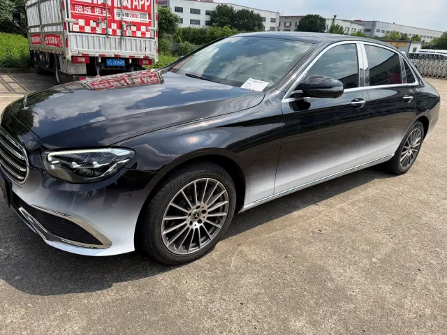 Mercedes-Benz E-Class — Фото автомобиля 5