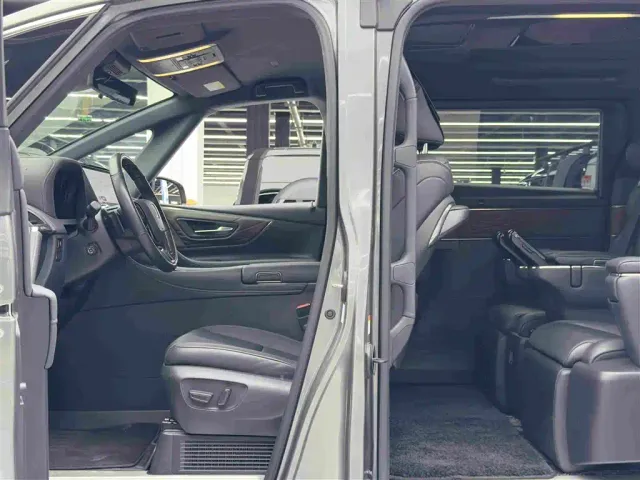 Toyota Vellfire — Фото автомобиля 8