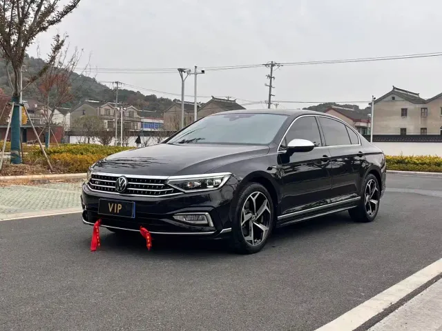 Фотография автомобиля — Volkswagen Magotan