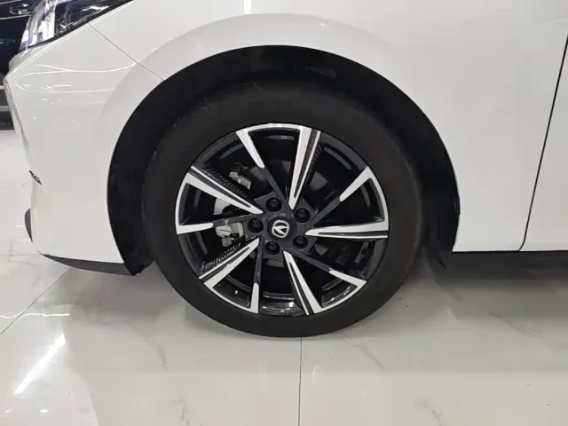Changan Eado — Фото автомобиля 22