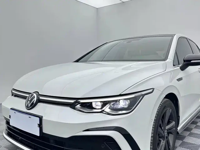 Volkswagen Golf — Фото автомобиля 7