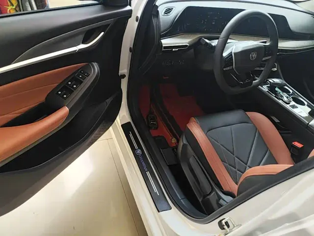 Changan Eado — Фото автомобиля 15