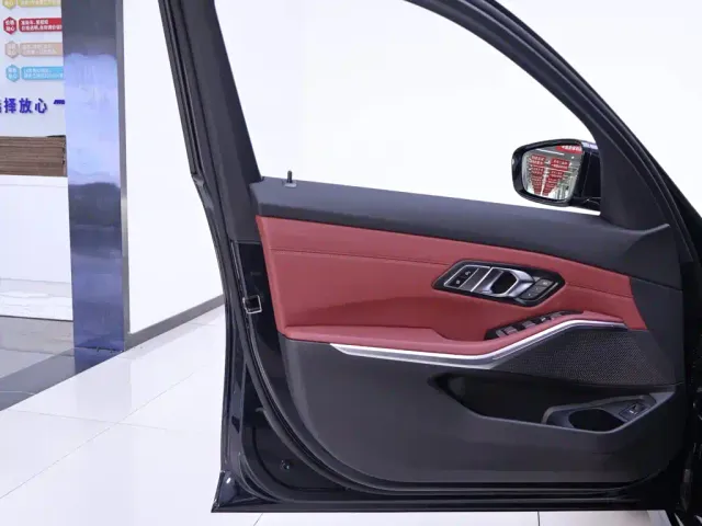 BMW 3 Series — Фото автомобиля 18