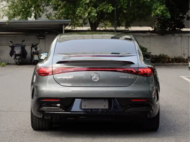 Mercedes-Benz EQE AMG — Фото автомобиля 5