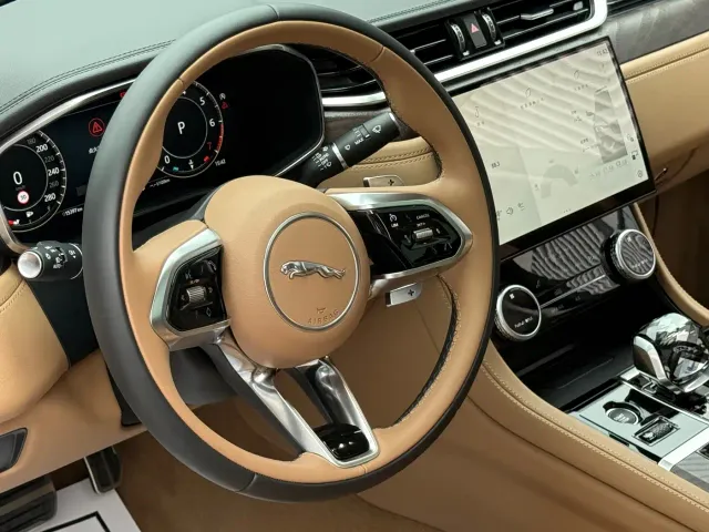 Jaguar XFL — Фото автомобиля 15