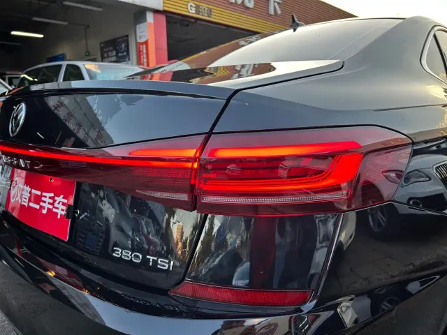 Volkswagen Passat — Фото автомобиля 6