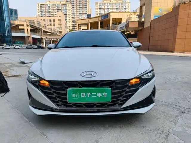 Hyundai Elantra — Фото автомобиля 2
