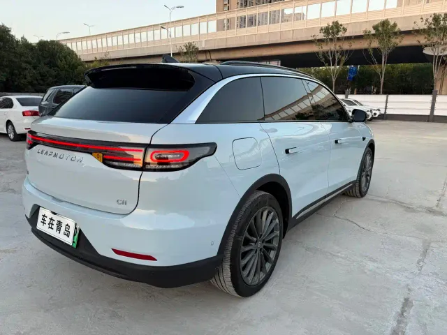 Leapmotor C11 — Фото автомобиля 11