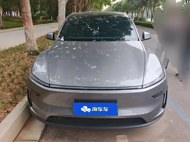 Tesla Model Y — Фото автомобиля 2