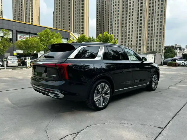 Hongqi E-HS9 — Фото автомобиля 7
