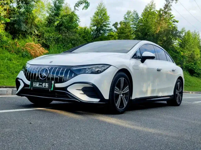 Фотография автомобиля — Mercedes-Benz EQE