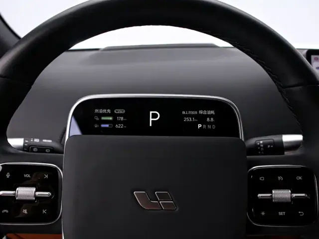 Li Auto L7 — Фото автомобиля 6