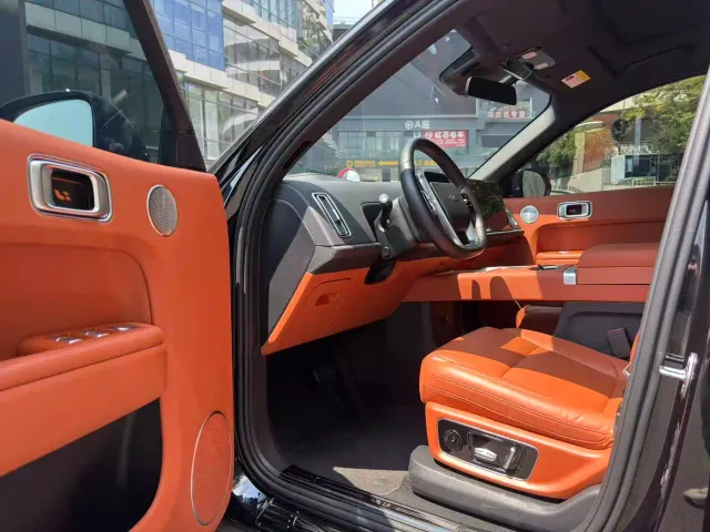 Li Auto L9 — Фото автомобиля 14