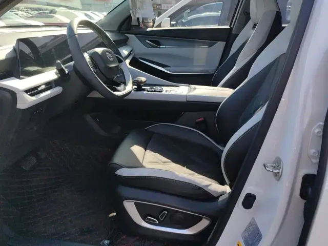 Changan CS75 Plus — Фото автомобиля 9