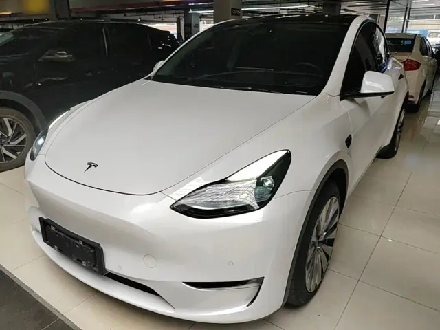 Фотография автомобиля — Tesla Model Y