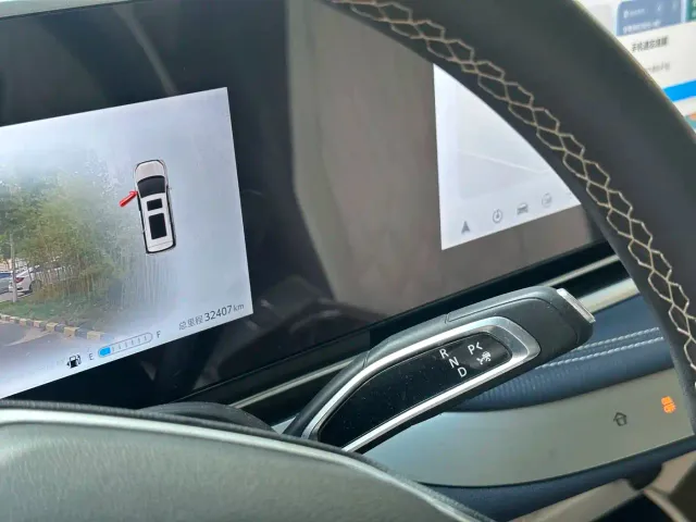 Maxus G90 — Фото автомобиля 30