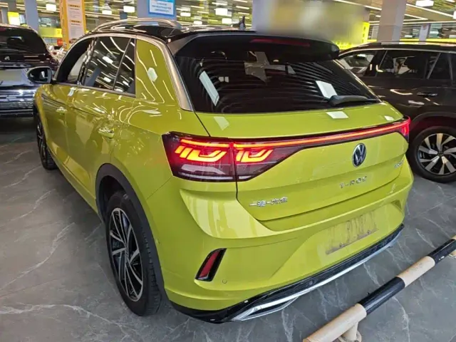 Volkswagen T-Roc — Фото автомобиля 4