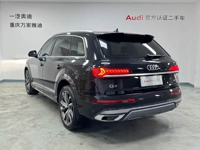 Audi Q7 — Фото автомобиля 6