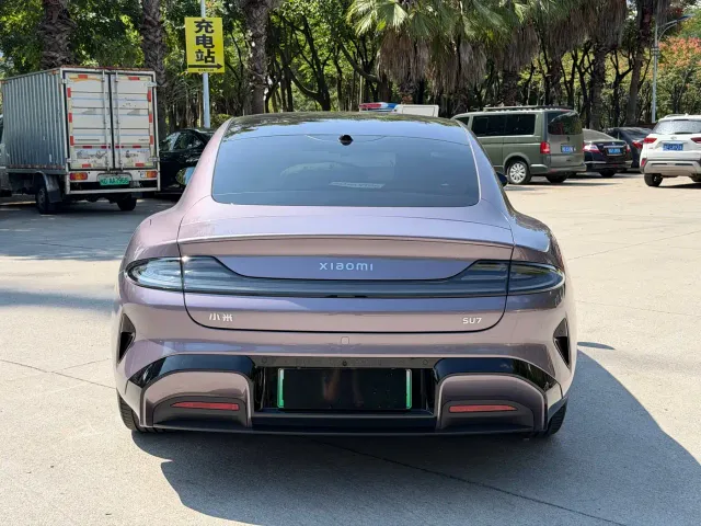 Xiaomi SU7 — Фото автомобиля 8