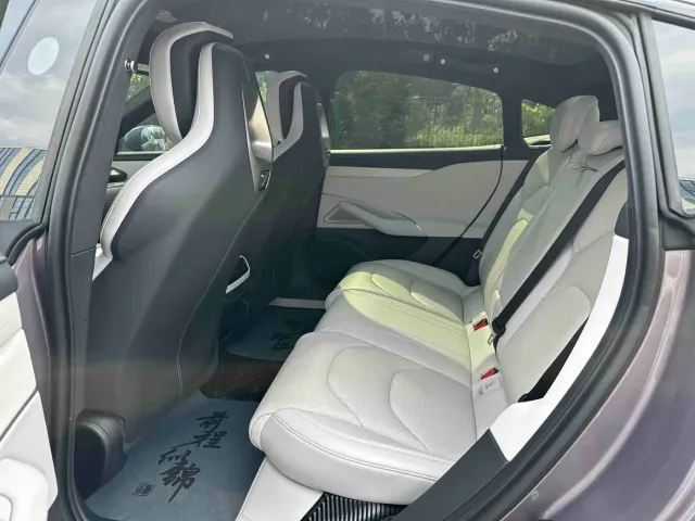 Xiaomi SU7 — Фото автомобиля 14