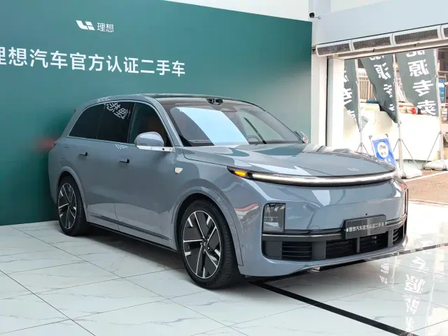 Li Auto L8 — Фото автомобиля 3