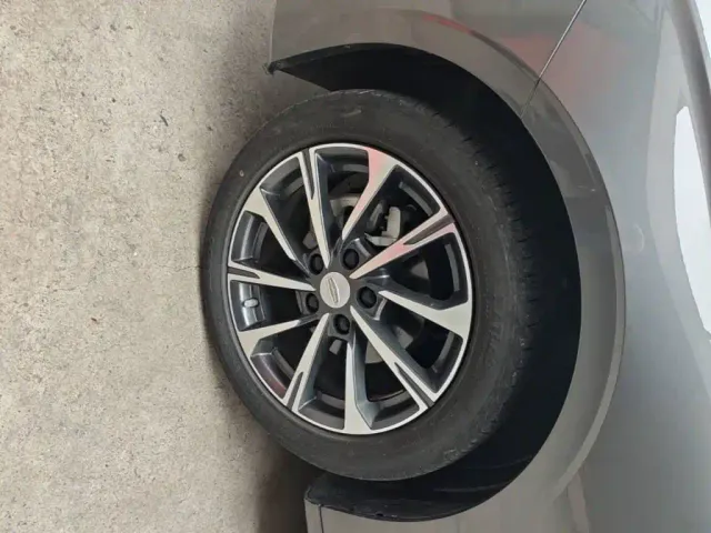 Geely Emgrand — Фото автомобиля 24