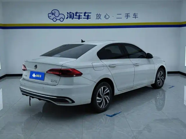 Volkswagen Bora — Фото автомобиля 3