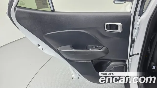 Hyundai Venue — Фото автомобиля 14