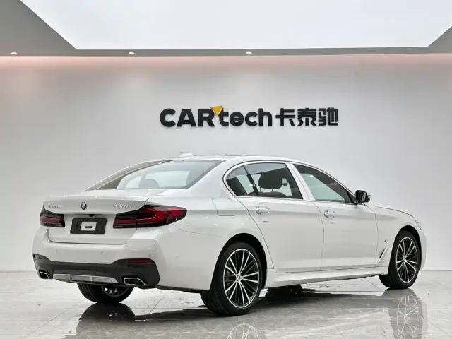 BMW 5 Series — Фото автомобиля 5