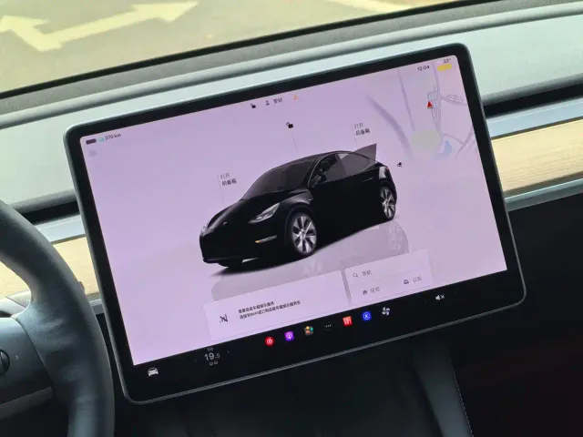 Tesla Model Y — Фото автомобиля 12