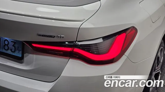 BMW i4 — Фото автомобиля 20