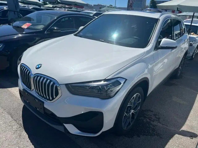 Фотография автомобиля — BMW X1