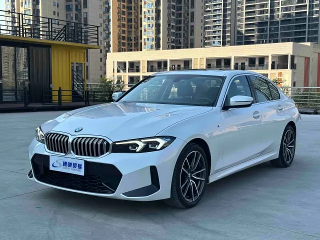 Фотография автомобиля — BMW 3 Series