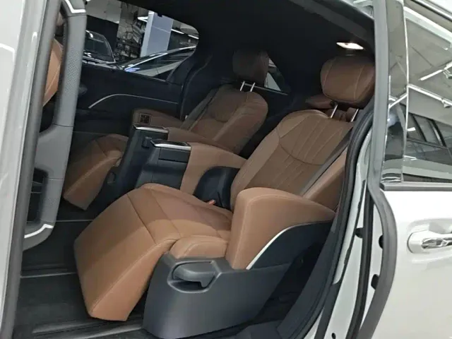 Toyota Sienna — Фото автомобиля 16