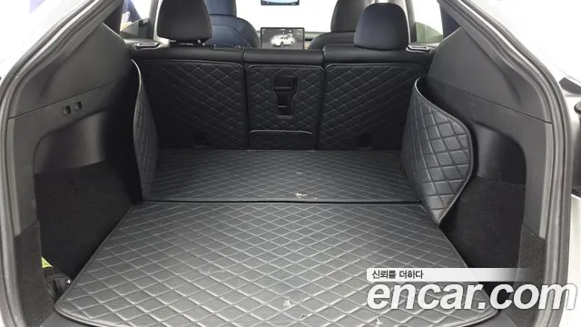 Tesla Model Y — Фото автомобиля 20