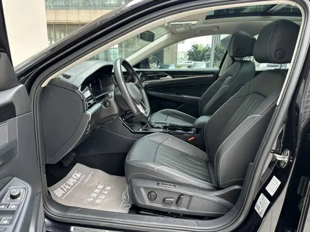 Volkswagen Passat — Фото автомобиля 11