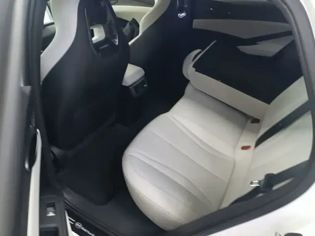BYD Seal 06 — Фото автомобиля 16