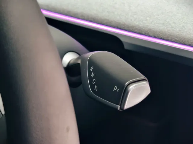 Tesla Model Y — Фото автомобиля 26