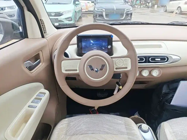 Wuling Hongguang Mini EV — Фото автомобиля 10