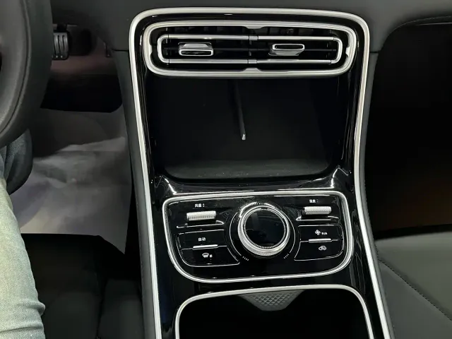 Geely Galaxy Stellar 6 — Фото автомобиля 12