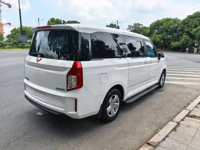 Wuling Zhengcheng — Фото автомобиля 7