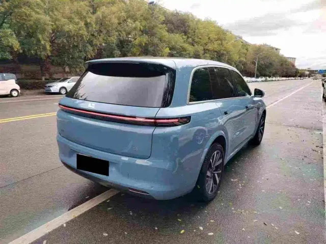 Li Auto L8 — Фото автомобиля 7