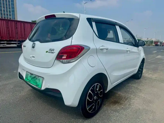 Changan Benben E-Star — Фото автомобиля 6