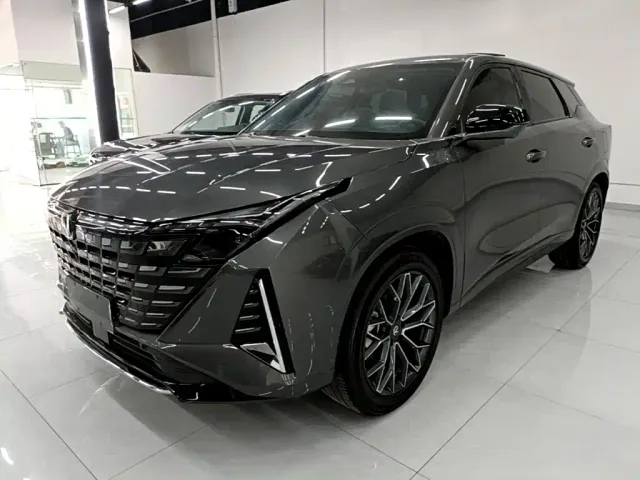 Фотография автомобиля — Changan UNI-Z