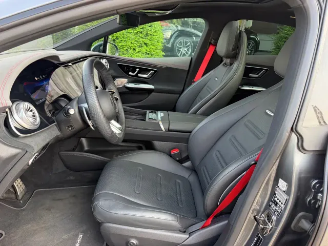 Mercedes-Benz EQE AMG — Фото автомобиля 7
