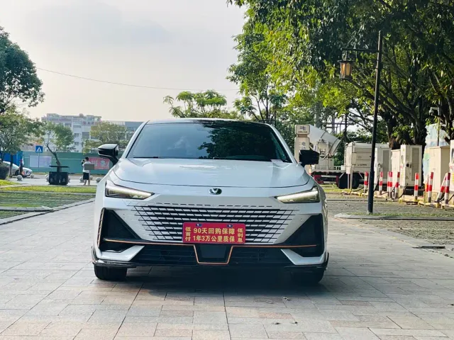 Changan Changan UNI-V 2022 1.5T Sport Edition — Фото автомобиля 2