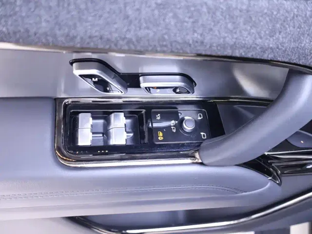 Land Rover Range Rover Sport — Фото автомобиля 17